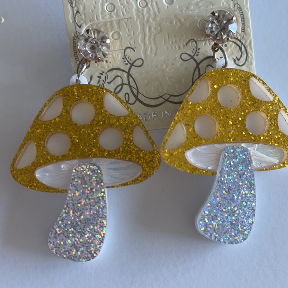 Mushroom Acrylic - Picture 3 of 3